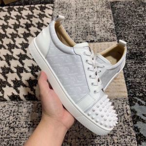 日本未入荷カラー ランニングシューズ 最もオススメ クリスチャンルブタン Christian Louboutin
