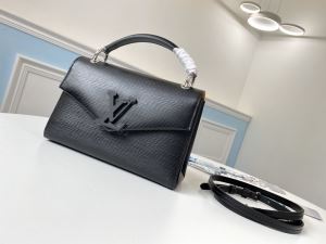 LOUIS VUITTON 今年の春トレンド レディースバッグ ルイ ヴィトン 大人の新作こそ