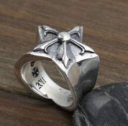 魅力的なCHROME HEARTS クロムハーツ 相性がいい指輪 男性用