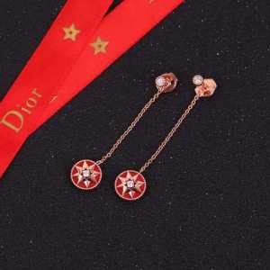 コーデの完成度を高める イヤリング お手頃プライス ディオール DIOR この時期の一番人気は