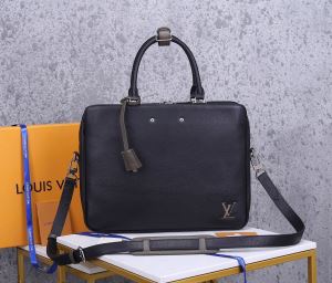 2020年春夏コレクション ビジネスバッグ 着こなしを楽しむ ルイ ヴィトン LOUIS VUITTON