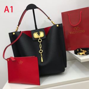 リラックス感のあるゆったり ヴァレンティノ2020夏ファション新品 VALENTINO る春夏おすすめの人気商品 多色選択可 レディースバッグ