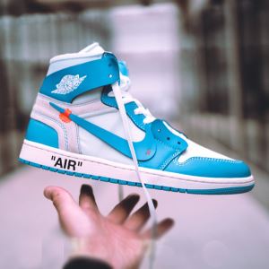 憧れブランドの2020春夏 スニーカー OffWhite 個性的なスタイル オフホワイト