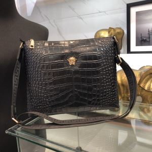 VIP価格ヴェルサーチ ショルダーバッグ VERSACE ビジネスファション 2020人気ランキング出勤用 耐久性も抜群 限定品