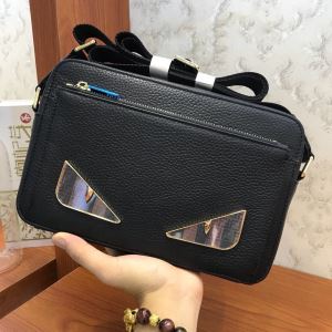 ミニバッグ　人気ランキング2020秋冬新作　フェンディ FENDI 大人っぽい雰囲気が感じ　今季らしい着こなし存在感