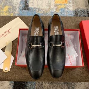 キレイめ感が強い サルヴァトーレフェラガモ FERRAGAMO2020春夏人気トレンドアイテム ビジネスシューズ カジュアルさ