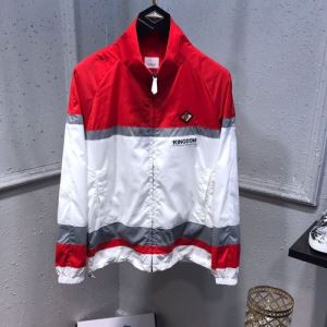 ストリート感あふれ バーバリー BURBERRY 20新作です ハーフコート デザインお洒落