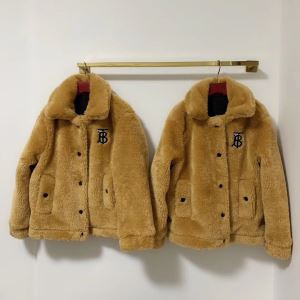 202020秋冬トレンドファッション バーバリー BURBERRY 最新秋冬トレンドをチェック ハーフコート 秋冬流行りファション