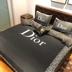 シンプルに着こなしたい ディオール DIOR 寝具4点セッ2020秋に注目したい 見た目に温かみがある