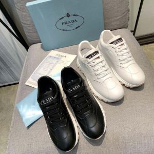 今流行りの最新コレクション プラダ PRADA ランニングシューズ 2色可選 2020年春夏シーズンの人気