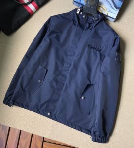 着こなしを楽しむ フード付きコート 有名ブランドです バーバリー BURBERRY