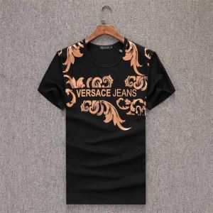 VERSACE 累積売上総額第１位 ヴェルサーチ3色可選 20SS☆送料込 半袖Tシャツ 普段のファッション